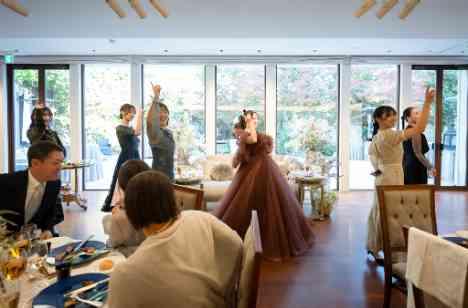 祝福の木漏れ日溢れるクリスマスWeddingの演出画像