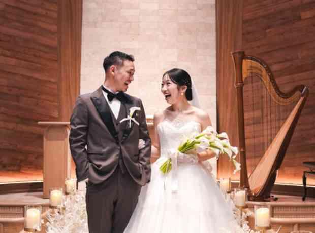 たいせつなゲストに囲まれた感謝を伝える結婚式の挙式実例画像