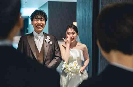 涙なしでは語れない、感無量のご結婚式の挙式画像