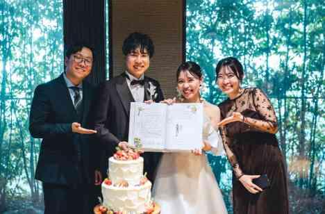 涙なしでは語れない、感無量のご結婚式の披露宴画像