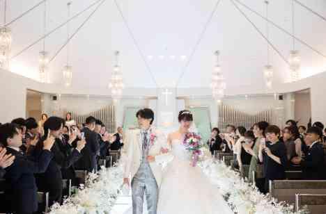 歓談をメインに、リラックス＆上質空間で叶えた結婚式の挙式画像