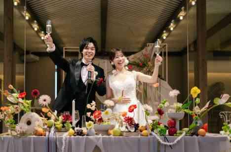 洗練されたオトナカワイイWEDDINGの披露宴画像