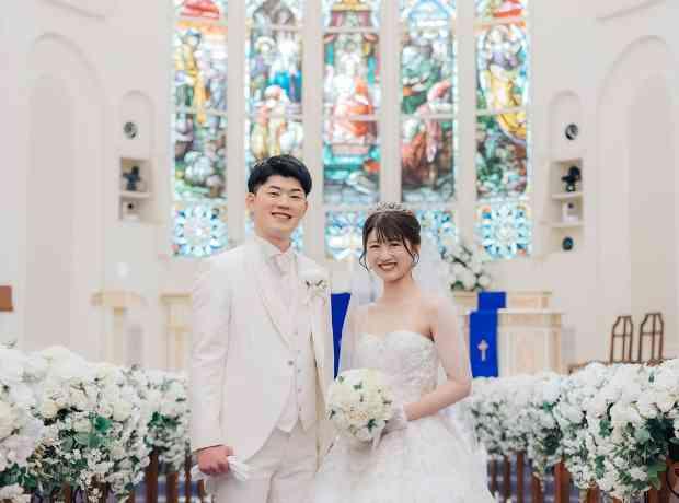 居心地のよい空間を好きなテイストで彩った結婚式の挙式実例画像