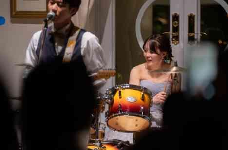 あの日の音が今日の絆へとつながるかけがえのない時間の演出画像