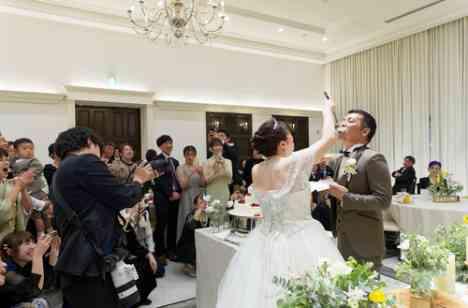 ゲストも満足！笑いあり涙ありの感動の結婚式！の披露宴画像