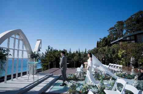 青い海と祝福に包まれた家族Weddingの準備・打ち合わせ画像
