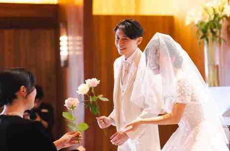 美しい紅葉と、花の彩りに包まれて迎える大切な日の準備・打ち合わせ画像