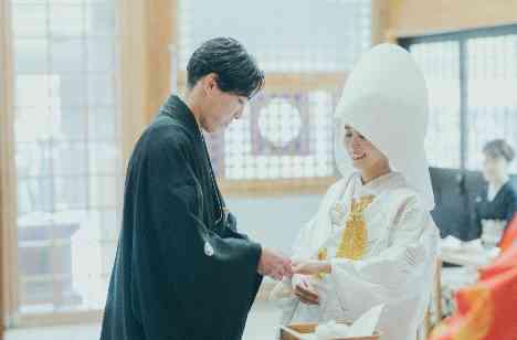 感謝と願いを紡いだあたたかな結婚式の一日の挙式画像