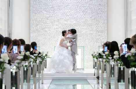 お子様と笑顔溢れる一日*　パパママweddingの挙式画像