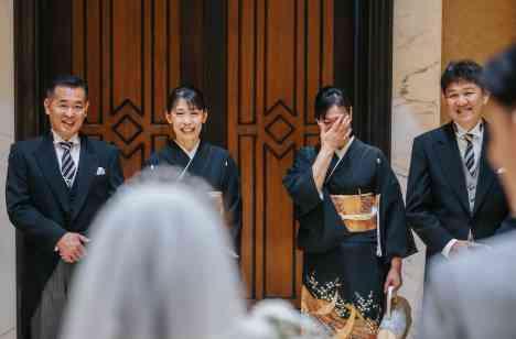 大好きな家族とのアットホームな結婚式の挙式画像