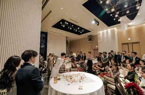 アットホームでお洒落なナイトウエディングの演出画像