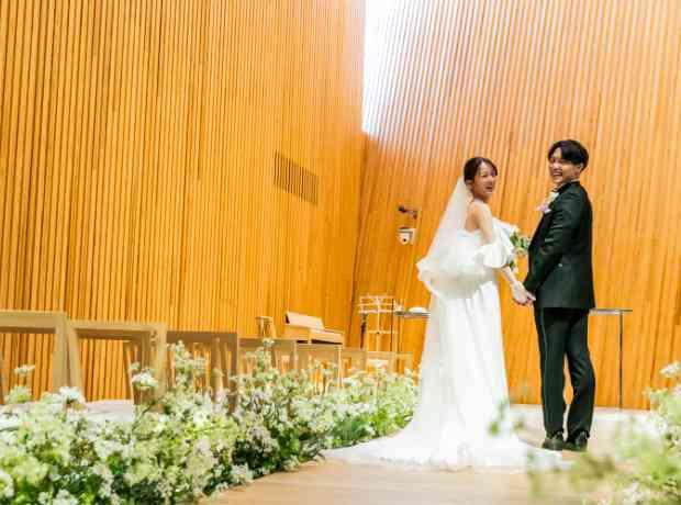 ＼ゲスト参加型／感動とユーモアの結婚式の挙式実例画像