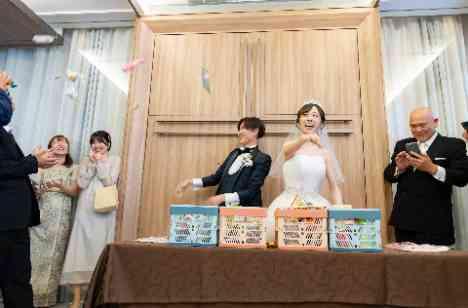 ゲストとの一体感を感じる楽しい結婚式の挙式画像