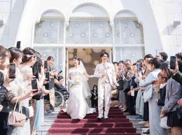 ゲスト満足を大切にした笑顔溢れる結婚式の挙式実例画像