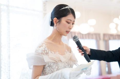 ゲスト満足を大切にした笑顔溢れる結婚式の挙式画像