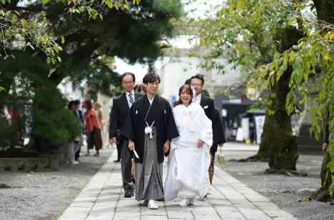 想いを奏でる一日と祝福に包まれる和の結婚式 の挙式画像