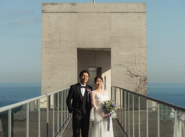 安藤建築と淡路島の自然に祝福される結婚式の挙式実例画像
