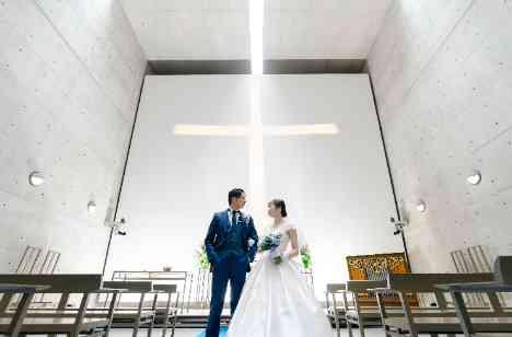 安藤建築と淡路島の自然に祝福される結婚式の挙式画像