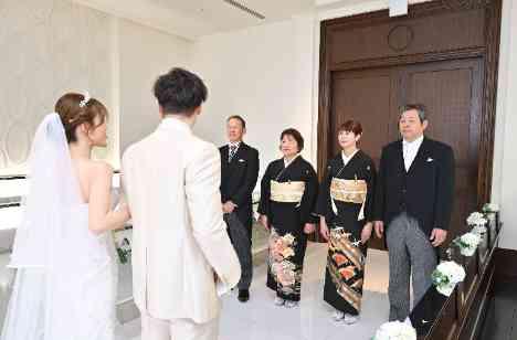 感謝とサプライズが紡ぐ特別なウェディングの挙式画像