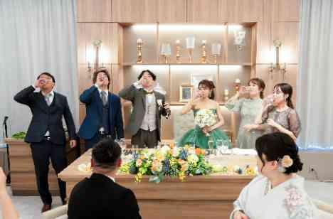 楽しくワイワイ過ごすスマイルWeddingの演出画像