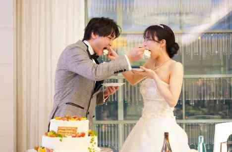想いを込めたサプライズと祝福の光に包まれての演出画像