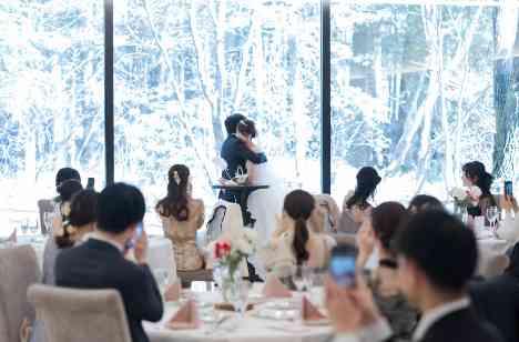 大切なゲストと創るアットホームな結婚式の挙式画像