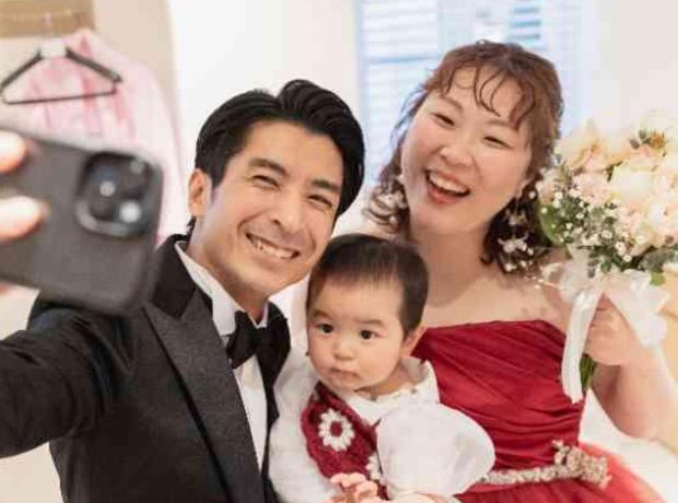 笑顔の輪広がるSmileWeddingの挙式実例画像