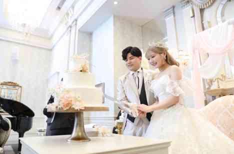 笑顔と祝福に包まれたWedding Partyの披露宴画像