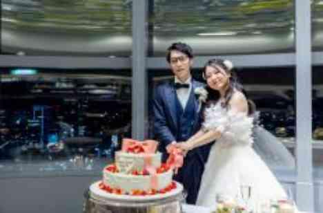 【東京の夜景】がコンセプトの大人可愛い結婚式の披露宴画像