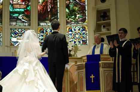 『結』をテーマに、理想やこだわりを詰め込んだ結婚式の挙式画像