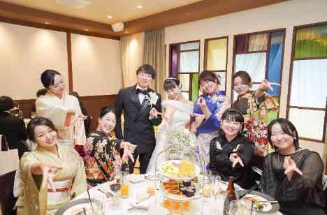自由度MAX!ゲストと過ごすナチュラルパーティの披露宴画像