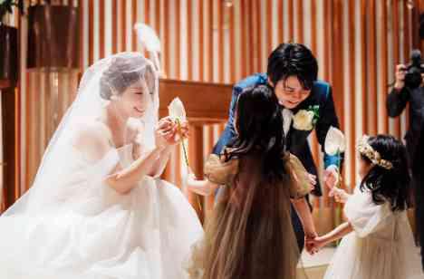 スタッフやゲストと作る"唯一無二"のウエディングの挙式画像