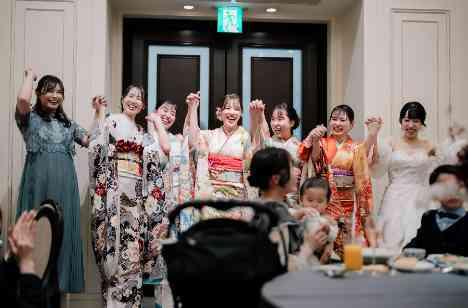 一瞬一瞬が思い出に..."好き"が溢れた結婚式の披露宴画像