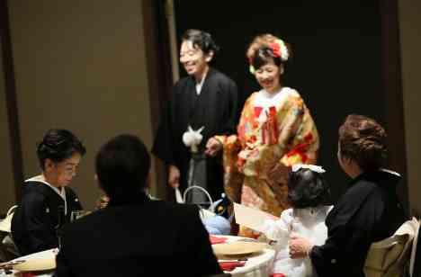 平日にゆったり過ごす家族との時間の披露宴画像