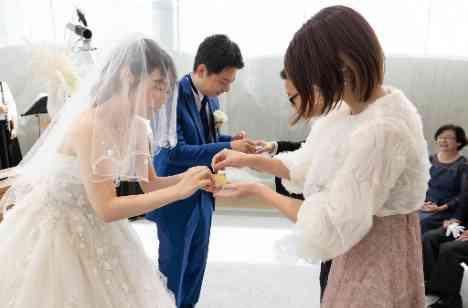 笑顔と最高の一杯が彩るウェディング！の挙式画像