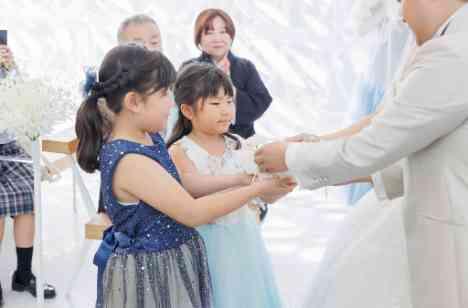 おもてなしと笑顔あふれる幸せな結婚式！の挙式画像