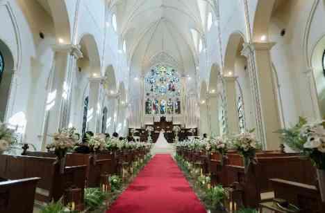 ドレス３着にお色直し！笑顔あふれる幸せ結婚式の挙式画像