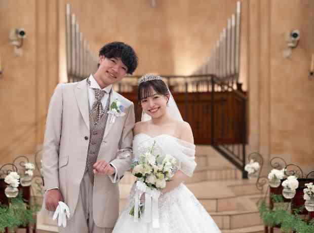 ひまわりとともに紡ぐ笑顔と祝福の物語の挙式実例画像