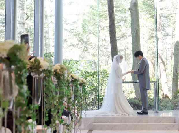 大切なゲストと創る笑顔あふれる結婚式の挙式実例画像