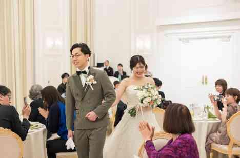 親族への感謝を大切にした心温まるウエディングの披露宴画像