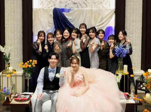 笑顔と涙があふれる、ゲストと創る絆の結婚式の挙式実例画像