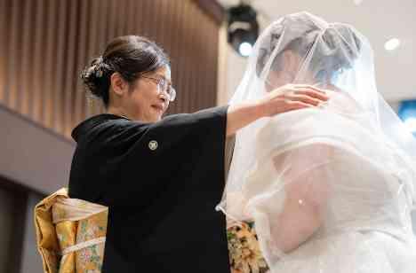 おふたりの想いが紡ぐ家族愛あふれる結婚式の挙式画像