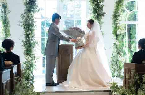 おふたりらしさで溢れた笑顔たくさんの結婚式の挙式画像