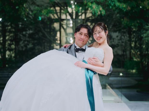 グローバルなゆったりカジュアル結婚式の挙式実例画像