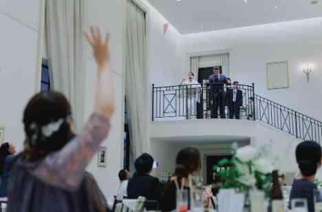 グローバルなゆったりカジュアル結婚式の演出画像