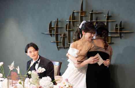 笑顔と涙があふれるWEDDING PARTYの披露宴画像