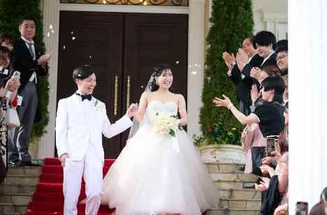 ホワイト×ブラック　笑いあり涙ありWedding！の挙式画像