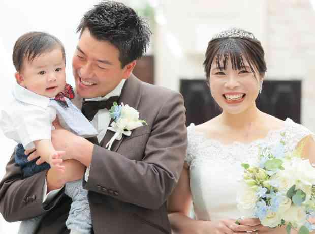お子さんの誕生前と誕生後もみんなからの祝福を♡の挙式実例画像