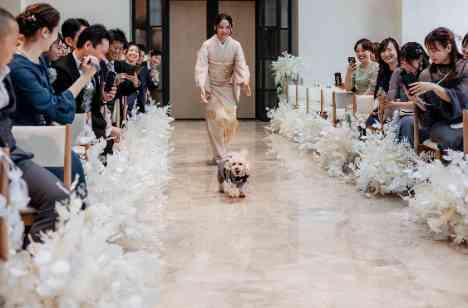 海外weddingを思わせる空間で感謝を伝える時間の挙式画像