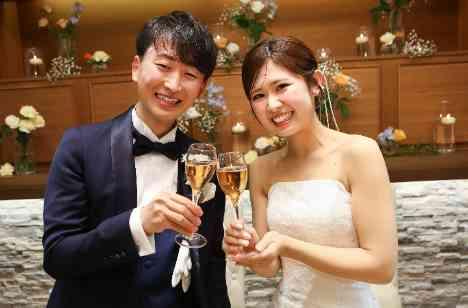 感謝の想いがあふれる笑顔いっぱいの結婚式の挙式画像
